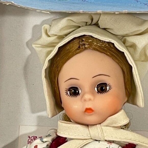 Madame Alexander restrung 8" Vermont Maiden Bicentennial doll - Picture 2 of 6